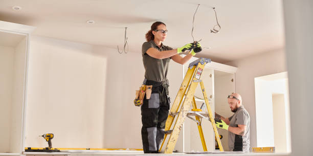 Best Emergency Electrical Repair  in Marshalltown, IA