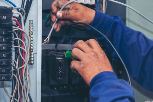 Best Emergency Electrical Repair  in Marshalltown, IA