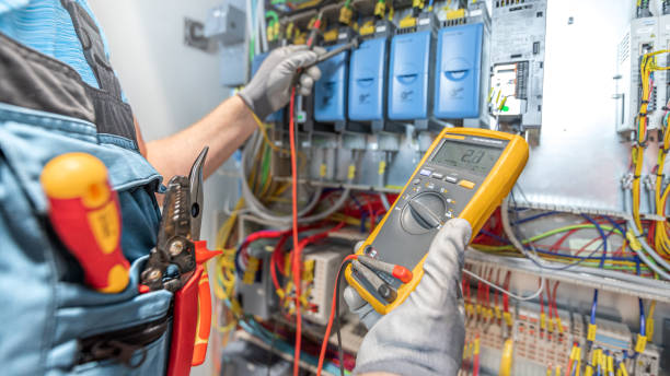 Best Local Electrician Companies  in Marshalltown, IA